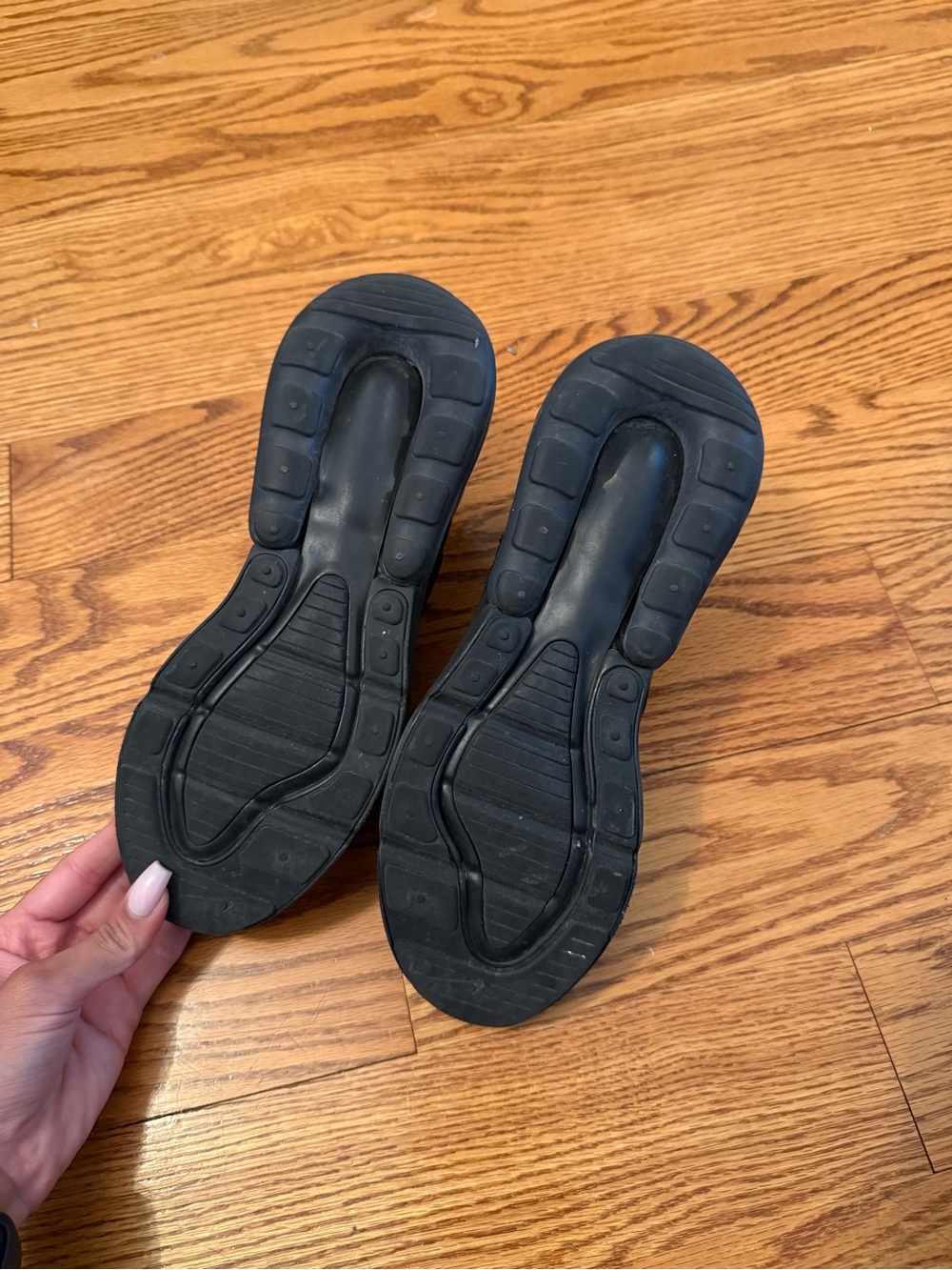 Nike Women’s Black Air Max 270 Sneakers - Picture 5 of 7